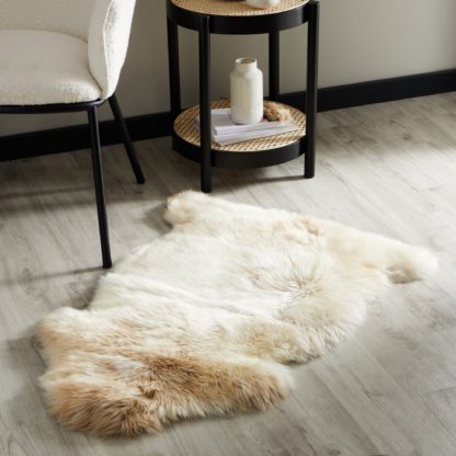 An Image of Tanggula Natural Sheepskin Rug Natural (Brown)