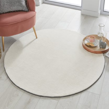 An Image of Cleo Circle Rug Cleo Ivory