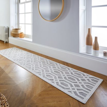 An Image of Mondo Geometric Runner Brown