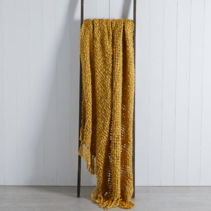 An Image of Freya Chunky Knit 130cm x 180cm Throw Blush