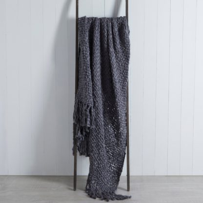 An Image of Freya Chunky Knit 130cm x 180cm Throw Blush