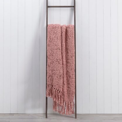 An Image of Freya Chunky Knit 130cm x 180cm Throw Blush