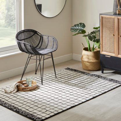 An Image of Check Rug Check Monochrome