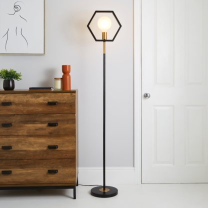 An Image of Hexa Floor Lamp Black