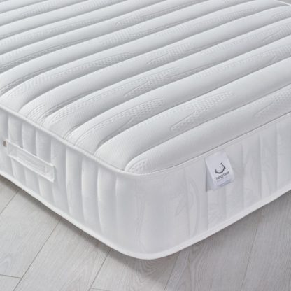 An Image of Balmoral 3500 Pocket Sprung Memory Foam Mattress 4ft6 Double (135 x 190 cm)