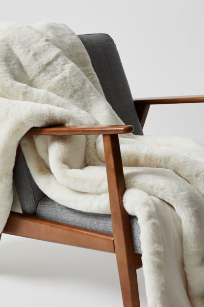 An Image of Luxe Faux Fur Throw