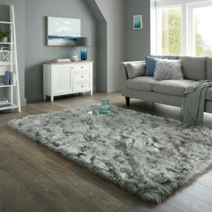 An Image of Faux Sheepskin Rug Cream