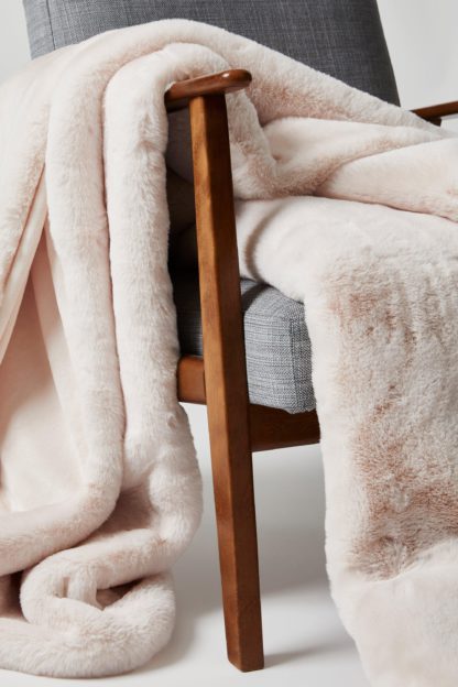 An Image of Luxe Faux Fur Throw