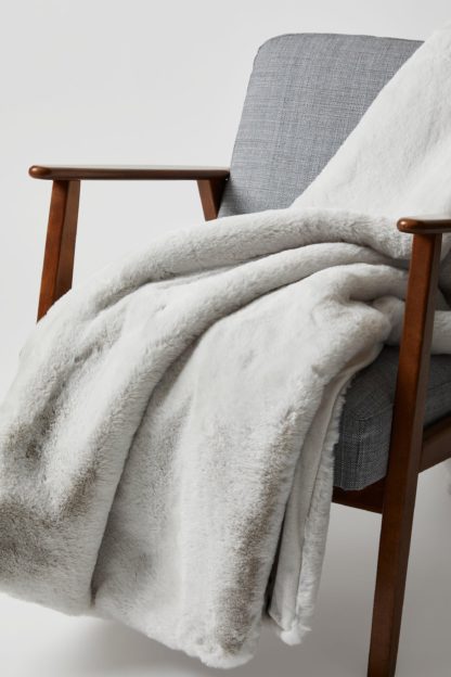 An Image of Luxe Faux Fur Throw