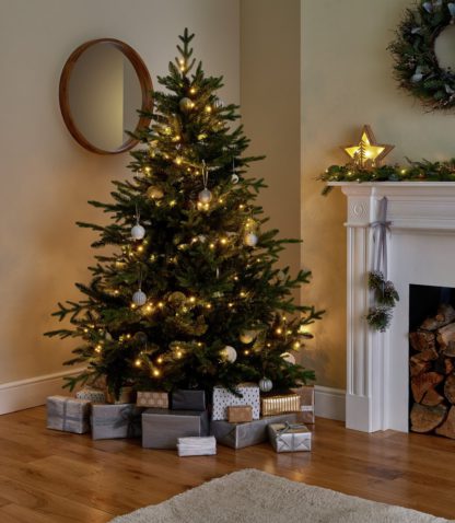 An Image of Habitat 6ft Mixed Tip Natural Look Christmas Tree - Green