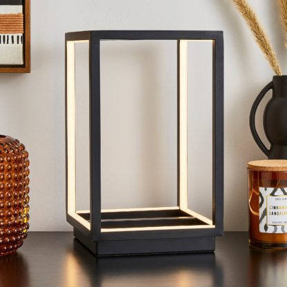 An Image of Depere Black Table Lamp Black