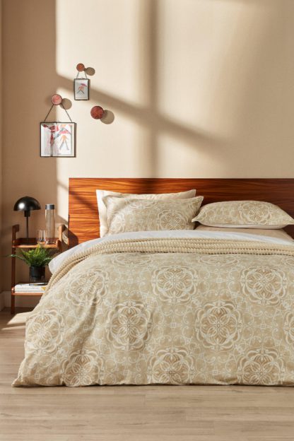 An Image of Triangels Duvet Set