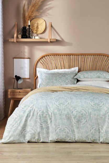 An Image of Triangels Duvet Set