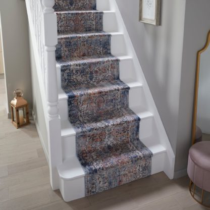 An Image of Soraya Traditional Stair Runner Soraya Silver