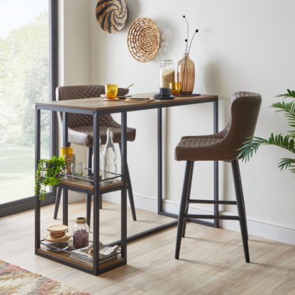 An Image of Fulton Bar Set with Montreal Bar Stools Black