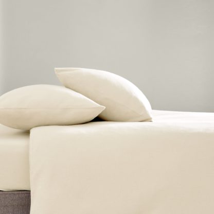 An Image of Simply 100% Brushed Cotton Fitted Sheet White