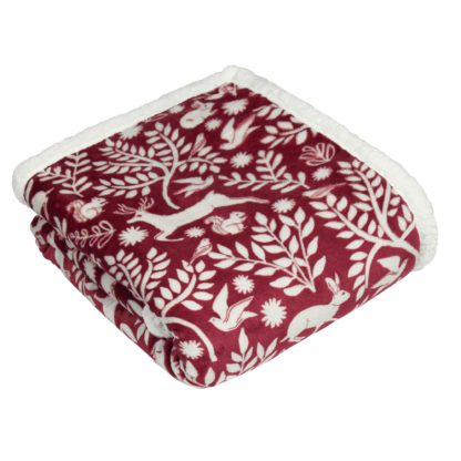 An Image of furn. Scandi Woodland Throw 130cm x 150cm Berry (Red)