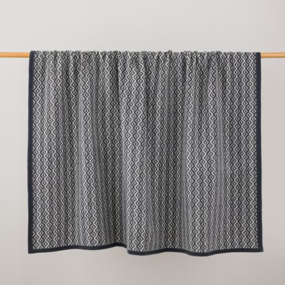 An Image of Supersoft Diamonds Cotton Blanket Grey