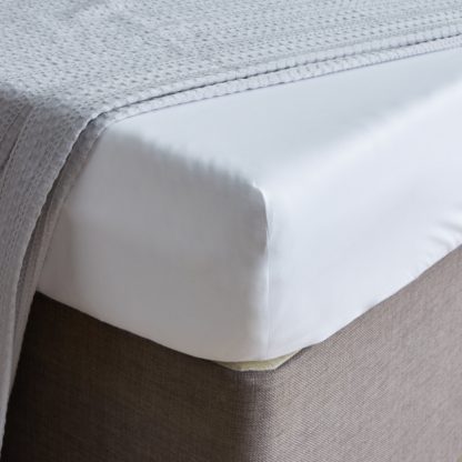 An Image of Hotel Plain White Cotton TENCEL" 28cm Fitted Sheet White