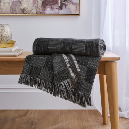 An Image of Luxe Checkerboard Throw 130x180cm Black