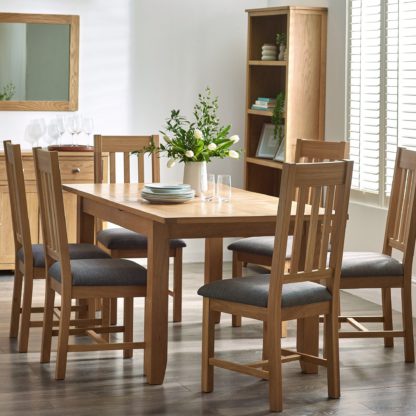 An Image of Mallory 4-6 Seater Extendable Dining Table Natural