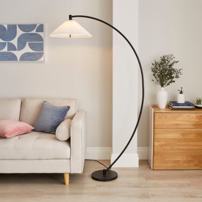 An Image of Arch Floor Lamp Black