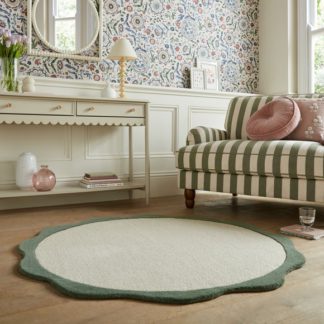 An Image of Bonnie Scallop Border Wool Round Rug