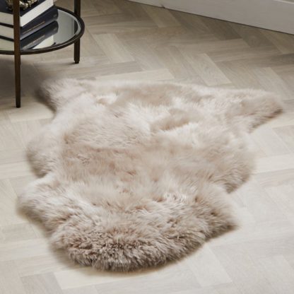 An Image of Single Pelt Sheepskin Rug