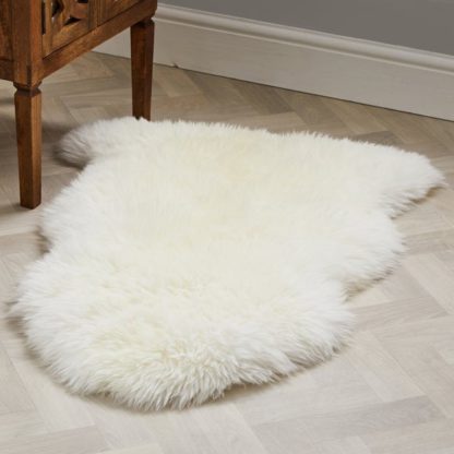 An Image of Single Pelt Sheepskin Rug