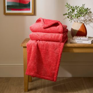 An Image of Chenille Spot Throw 130x180cm Pink