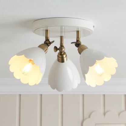 An Image of Remi Scalloped 3 Light Adjustable Spotlight