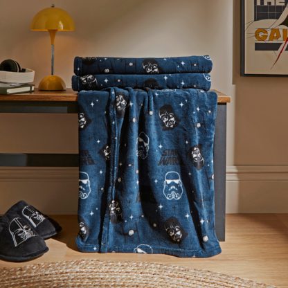 An Image of Star Wars Printed Fleece Throw 130x170cm Navy (Blue)