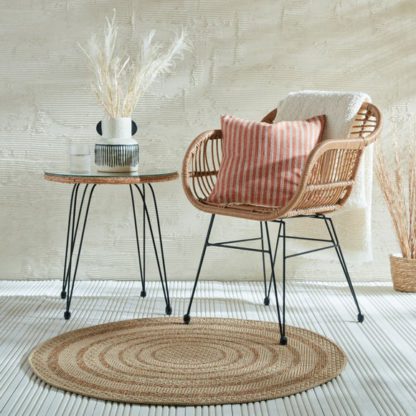 An Image of Stripe Border Indoor Outdoor Round Rug