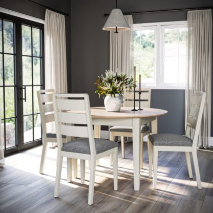 An Image of Marlow 2-4 Seater Round Extendable Dining Table