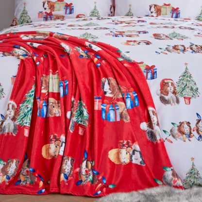 An Image of Catherine Lansfield Christmas Guinea Pigs Fleece Throw 130cm x 170cm Red