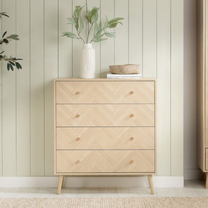 An Image of Herringford - 4 Drawer Chest of Drawers - Oak – Wooden – Happy Beds