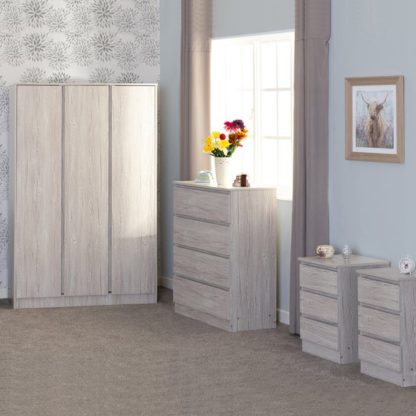 An Image of Walker Triple Wardrobe Bedroom Furniture Set