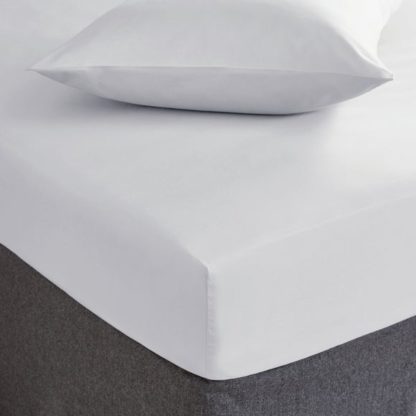 An Image of Hotel Cotton 400 Thread Count White 28cm Fitted Sheet