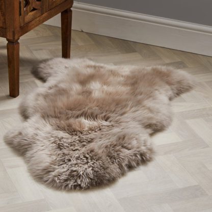 An Image of Single Pelt Sheepskin Rug